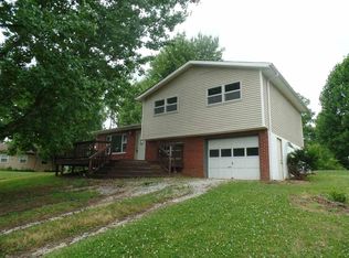 502 Osborn Ln, Bloomfield, IN 47424