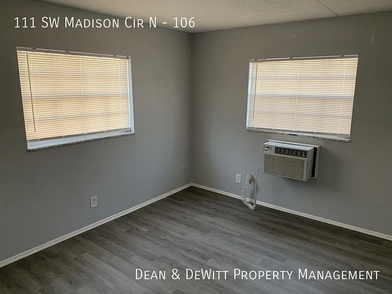 111 SW Madison Cir N #106 — Photo 7