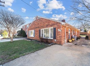 706 W Glebe Rd #A, Alexandria, VA 22305