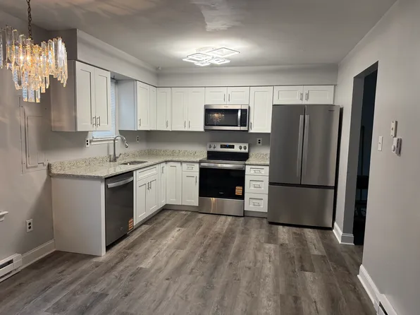 156 Hampshire Rd, Sicklerville, NJ 08081