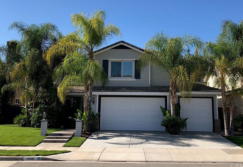 1st image of 33101 Canopy Ln