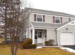 510 Nebraska Cir, Carol Stream, IL 60188