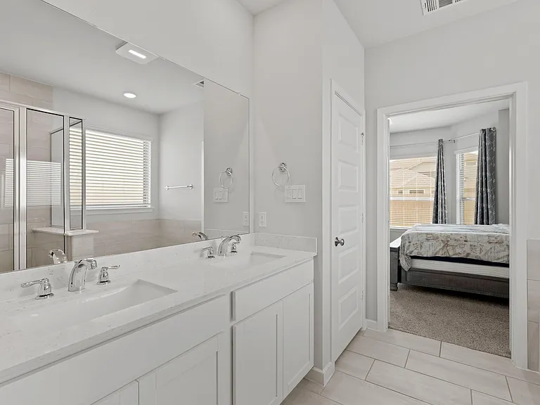 7843 Wyndham Harbor Ct — Photo 17
