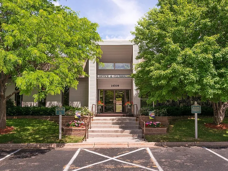 Rambush Estates — Photo 12