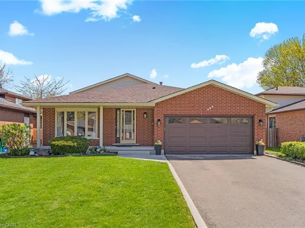 484 Hunterswood Ct, Waterloo, ON N2K 3E9