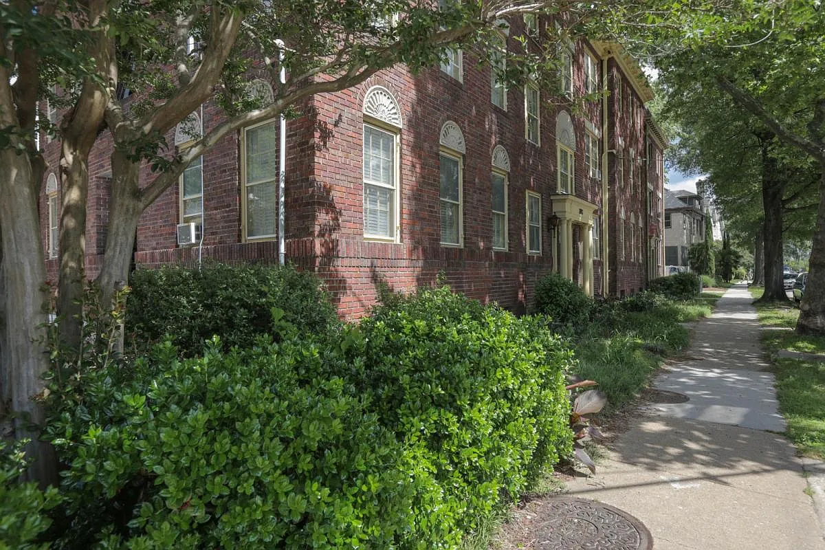 1003 Colley Ave — Photo 2