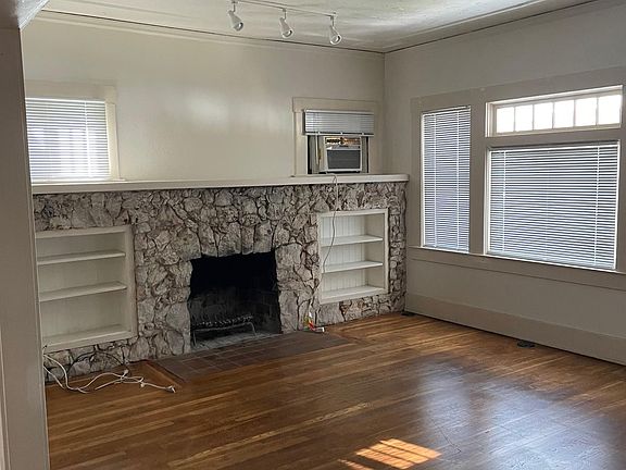 3rd image of 1342 N Van Ness Ave