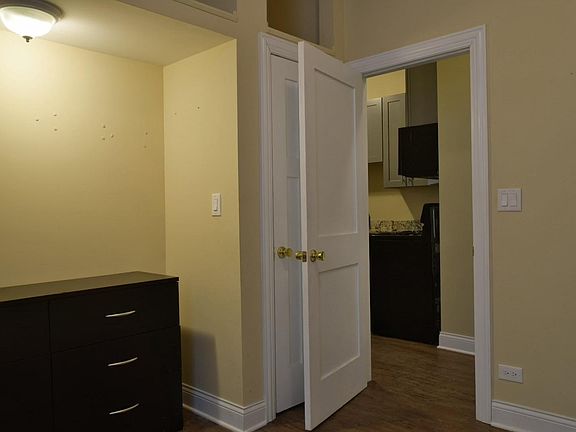 4th image of 3650 W Diversey Ave #1F