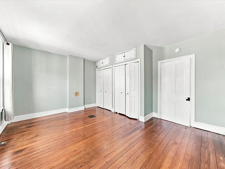122 E Miner St — Photo 14