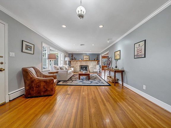 3rd image of 2241 Brambleton Ave SW