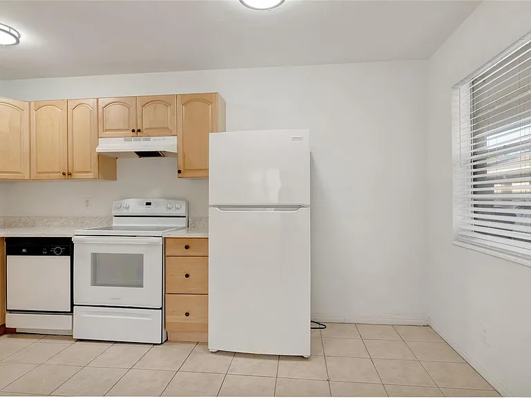 709 SE 15th St #1 — Photo 14