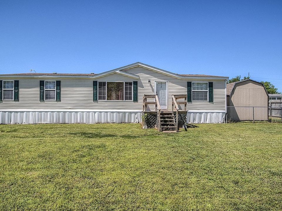 1st image of 931 W 140th Pl