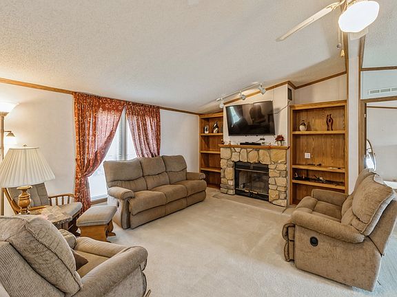 2nd image of 1058 Newport Ct