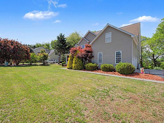 4th image of 315 Horseshoe Farm Rd