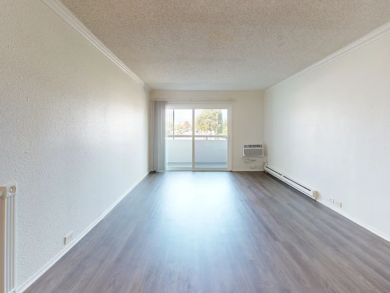 Eight 80 Newport Beach — Photo 110