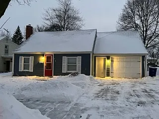 605 Van Buren St — Photo 22