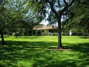 1st image of 105 Bluebird Cir