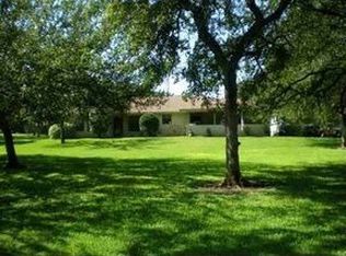 105 Bluebird Cir, Highland Haven, TX 78654