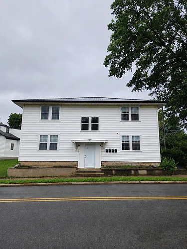 210 E 19th St #2 Photo 1