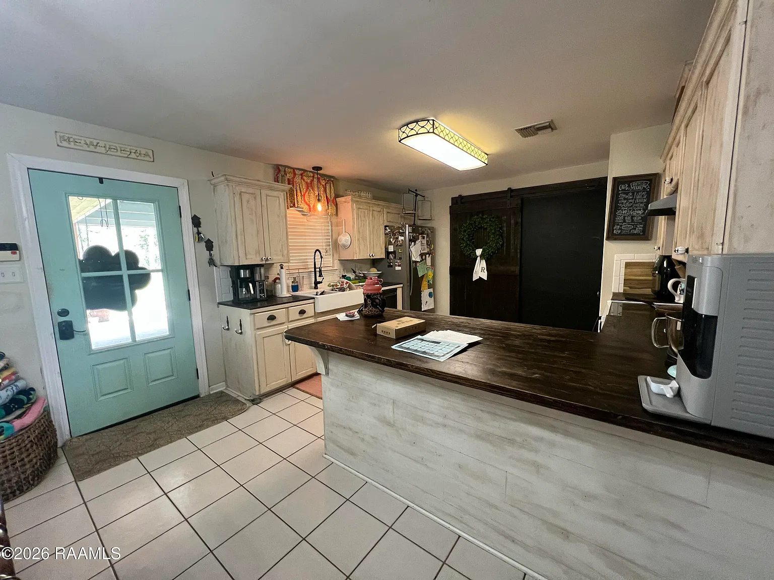 3 bed, 2.0 bath, 1700 sqft, $1,800 — Photo 4