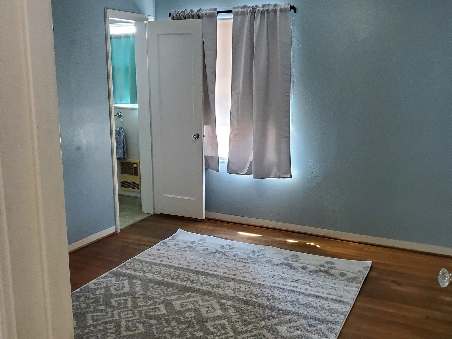 2 bed, 1.5 bath, 1200 sqft, $1,700 — Photo 3