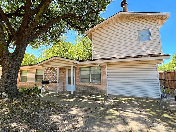 2nd image of 917 Bluebonnet Ln