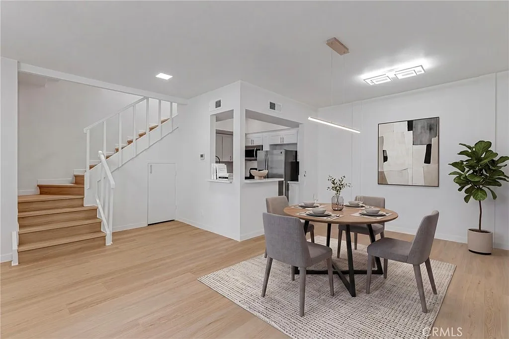 2 bed, 1184 sqft, $3,250 — Photo 3