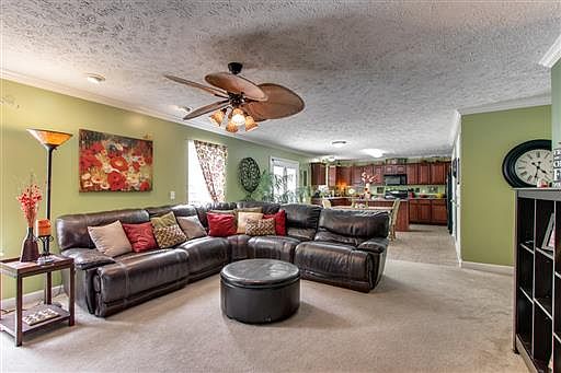4th image of 316 Holly Ln
