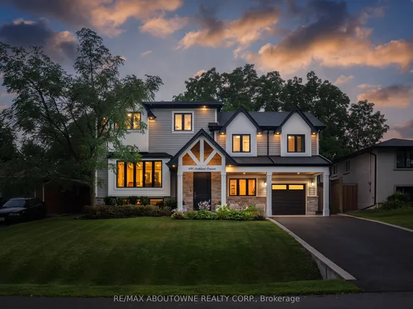 438 Southland Cres, Oakville, ON L6L 3N8