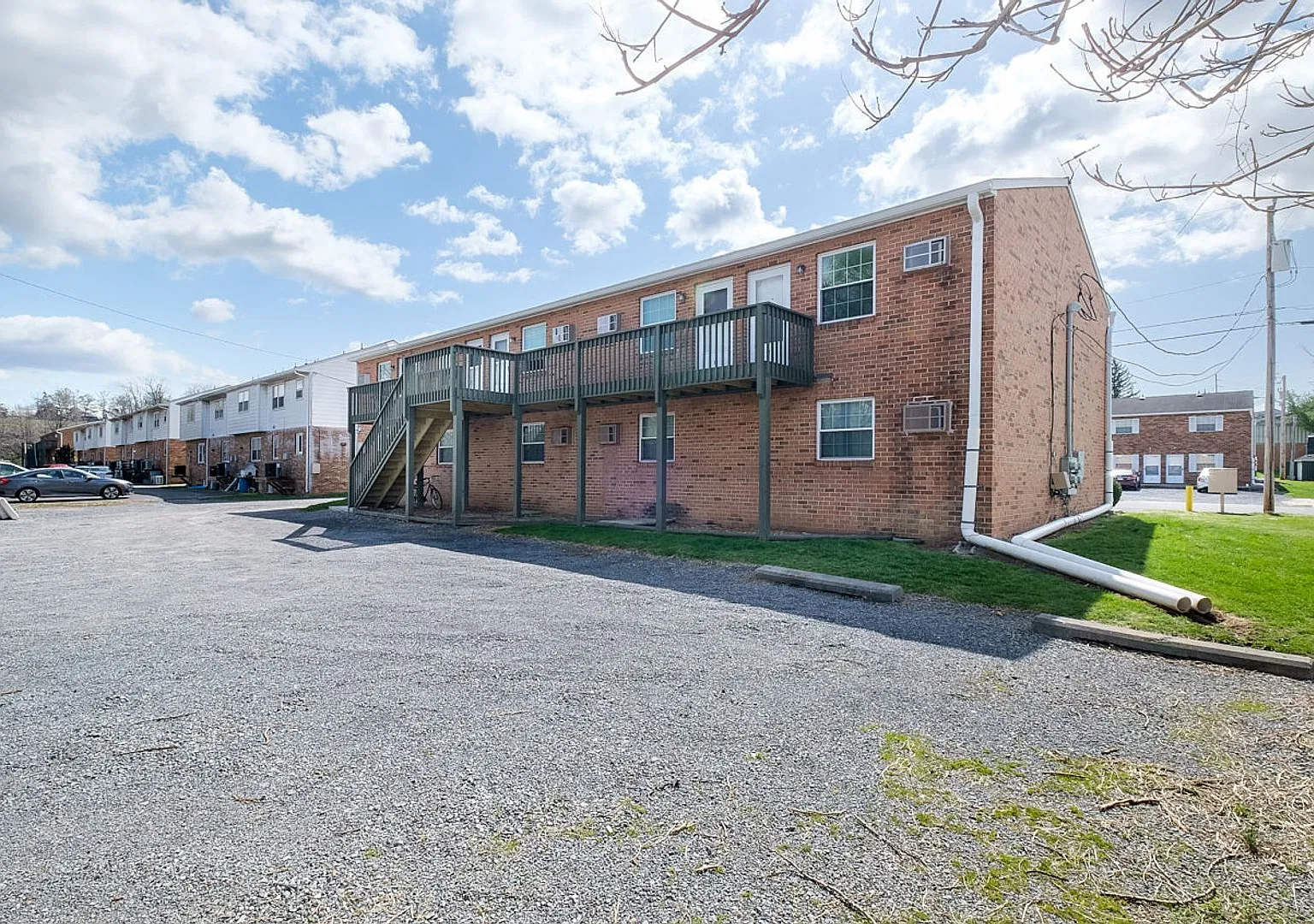 Apartment for Rent — Photo 2