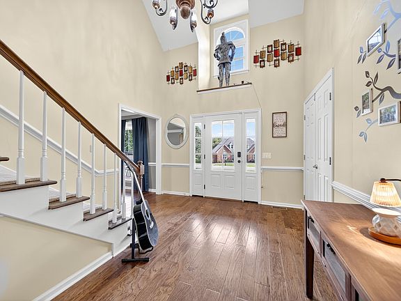 5th image of 110 Applewood Valley Dr