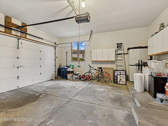 5th image of 140 Oakmont Dr