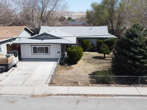 670 Stanford Way, Sparks, NV 89431