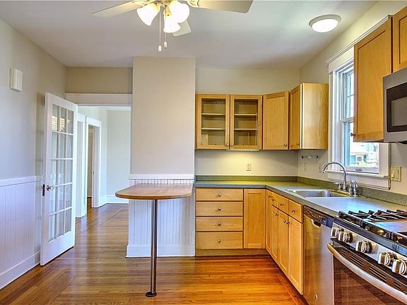 3rd image of 67 E Manning St Floor 2