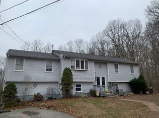 535 Read School House Rd, Coventry, RI 02816