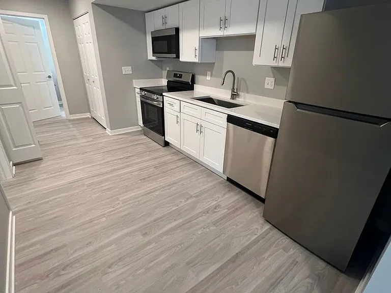Victory Villas 1555 E. 118th Street — Photo 6
