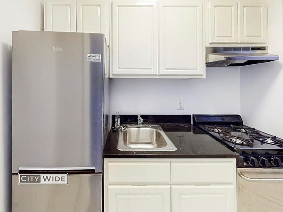 3rd image of 160 E 55th St APT 8e