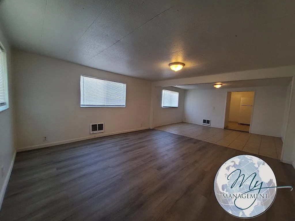 $1275 | 2-bed 1-bath House w/ yard | 227 W Ave F Jerome, ID — Photo 3