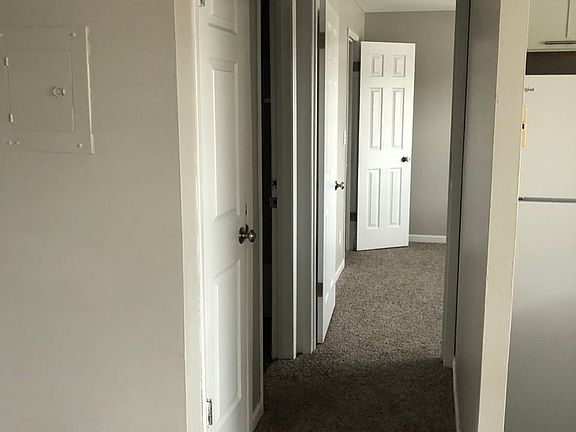 4th image of 1424 E Walnut St APT 22