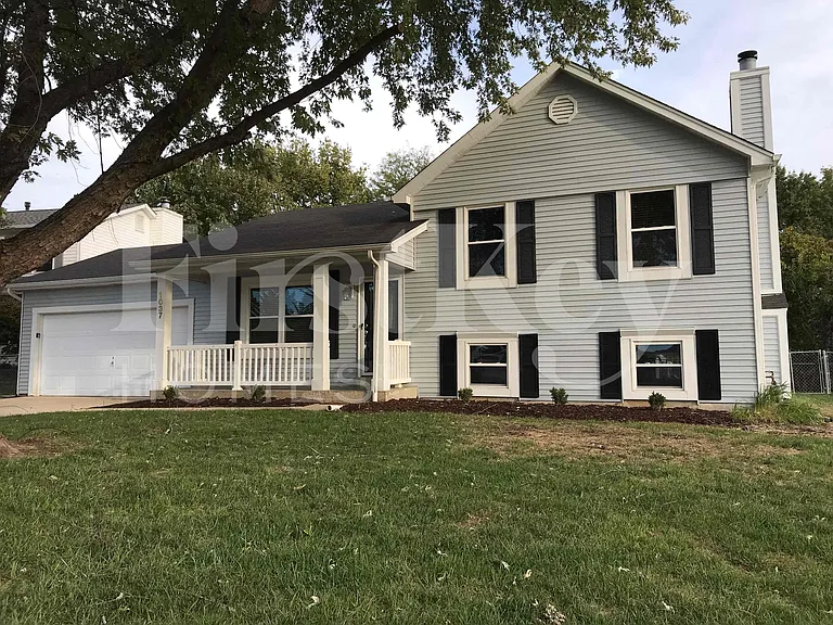 1037 Pegasus Cir — Photo 1