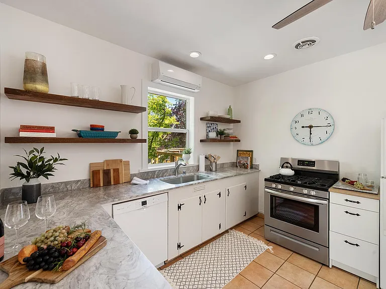 15265 Arnold Dr — Photo 11
