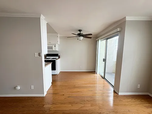 $2495/1323 S Carmelina Ave. #104--1br Condo, Spacious Renovated, Private Patio! West Los Angeles ... — Photo 3