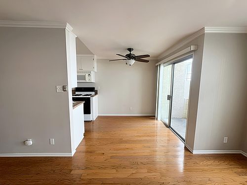 3rd image of 1323 S Carmelina Ave #C