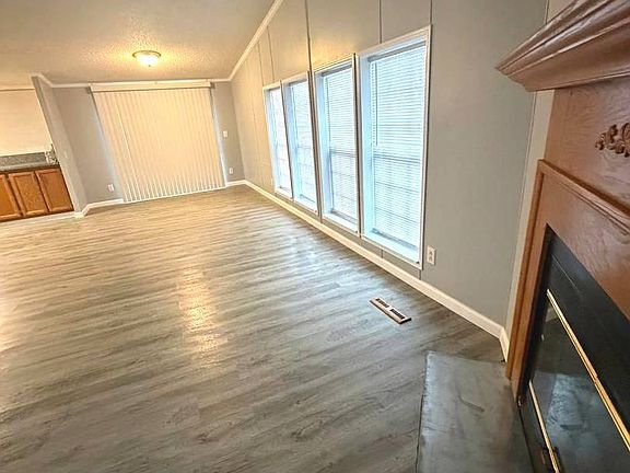 2nd image of 2246 Poplar Ln