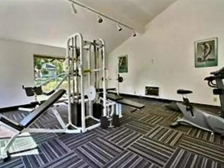 1460 Four Oaks Cir — Photo 19