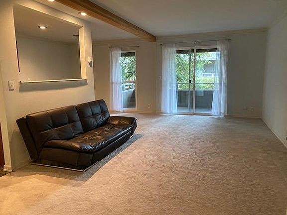 5th image of 932 100th Ave NE APT 114