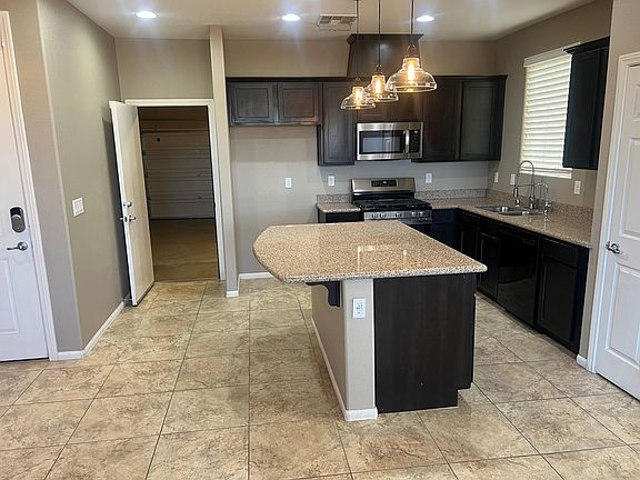 3rd image of 779 Proud Waters Ct
