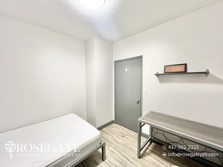 258 C Sunview St #Penthouse 372 — Photo 8