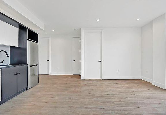 2nd image of 2175 Bergen St #4I