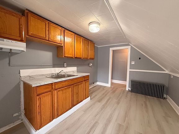 3rd image of 265 N Laurel St APT 5